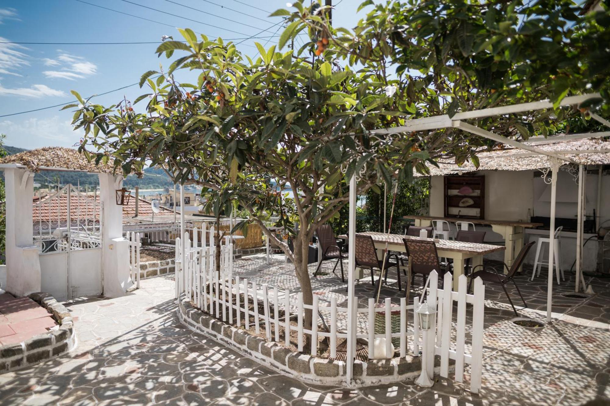 The Garden House Apartment Kavála ภายนอก รูปภาพ